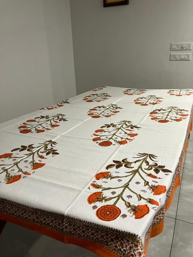 Maharani Buta Table Cover - Handblocked (6-Seater)