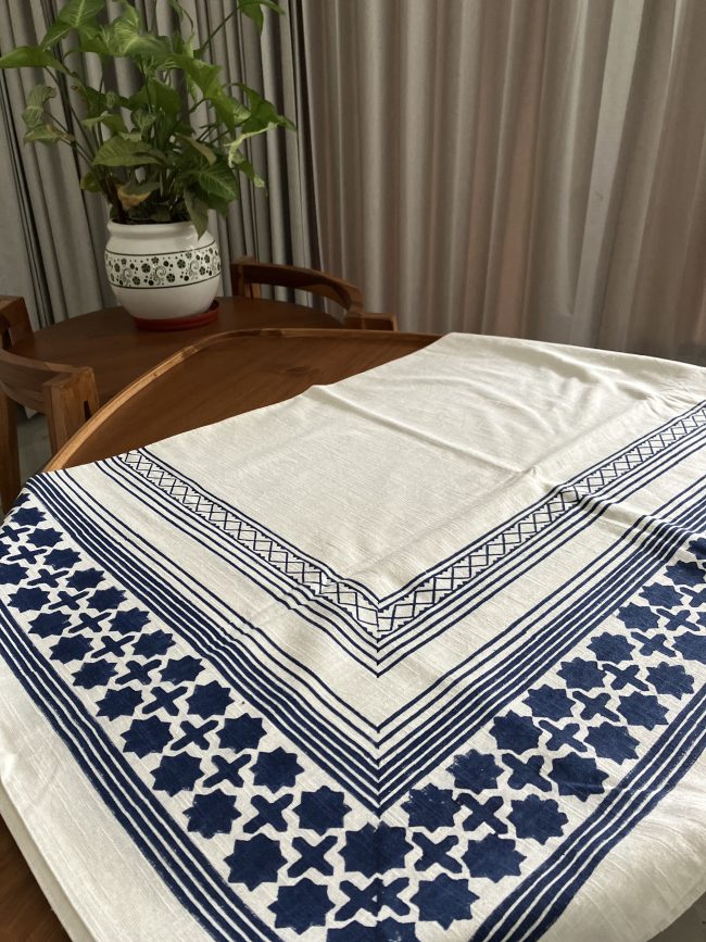 Windsor Royale Table Cover - Handblocked (6-Seater)